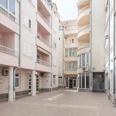 With A Parking Space - 22851 Appartamento Makarska